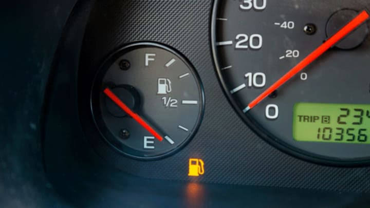 Why Does My Car Say Low Fuel When It's Full, Why Does My Car Say Low Fuel When It&#8217;s Full [6 Possible Causes], KevweAuto