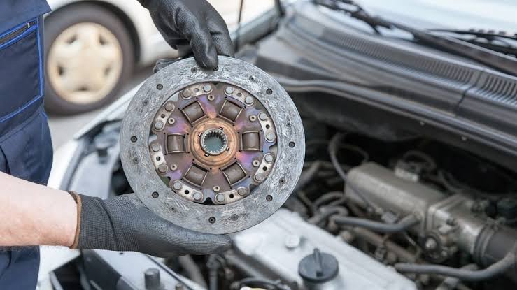 Car Goes Into Gear Without Clutch And Won't Move, Car Goes Into Gear Without Clutch And Won&#8217;t Move &#8211; 4 Causes Of This, KevweAuto