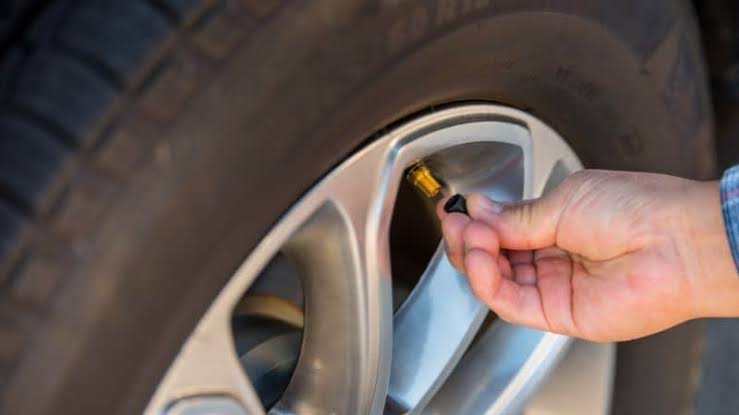 Car Tire Valve Won't Accept Air, Car Tire Valve Won&#8217;t Accept Air: 9 Steps To Fix Leak Tire Valves, KevweAuto