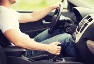 Read more about the article How To Drive Manual Car For Beginners (Full Guidelines)