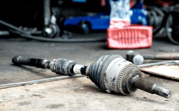 What Happens If My Drive Shaft Breaks While Driving, What Happens If My Drive Shaft Breaks While Driving? (6 Helpful Guidelines), KevweAuto